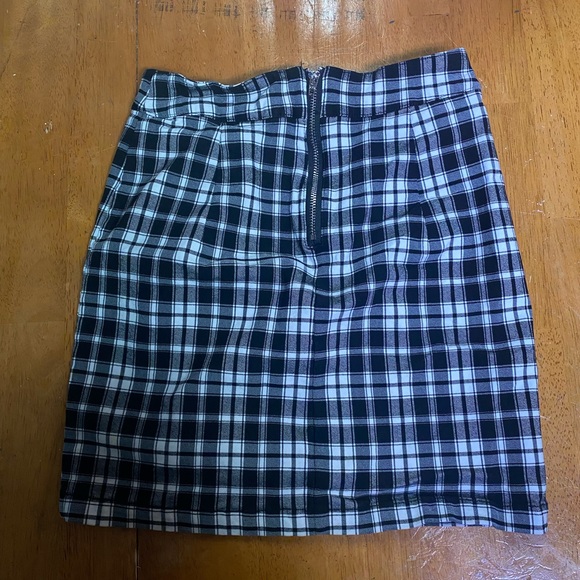 Plaid mini skirt - Picture 2 of 4